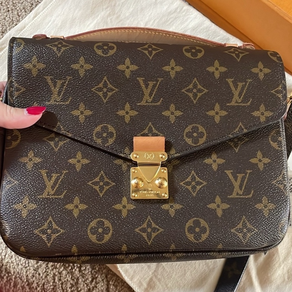 Louis Vuitton Pochette Métis